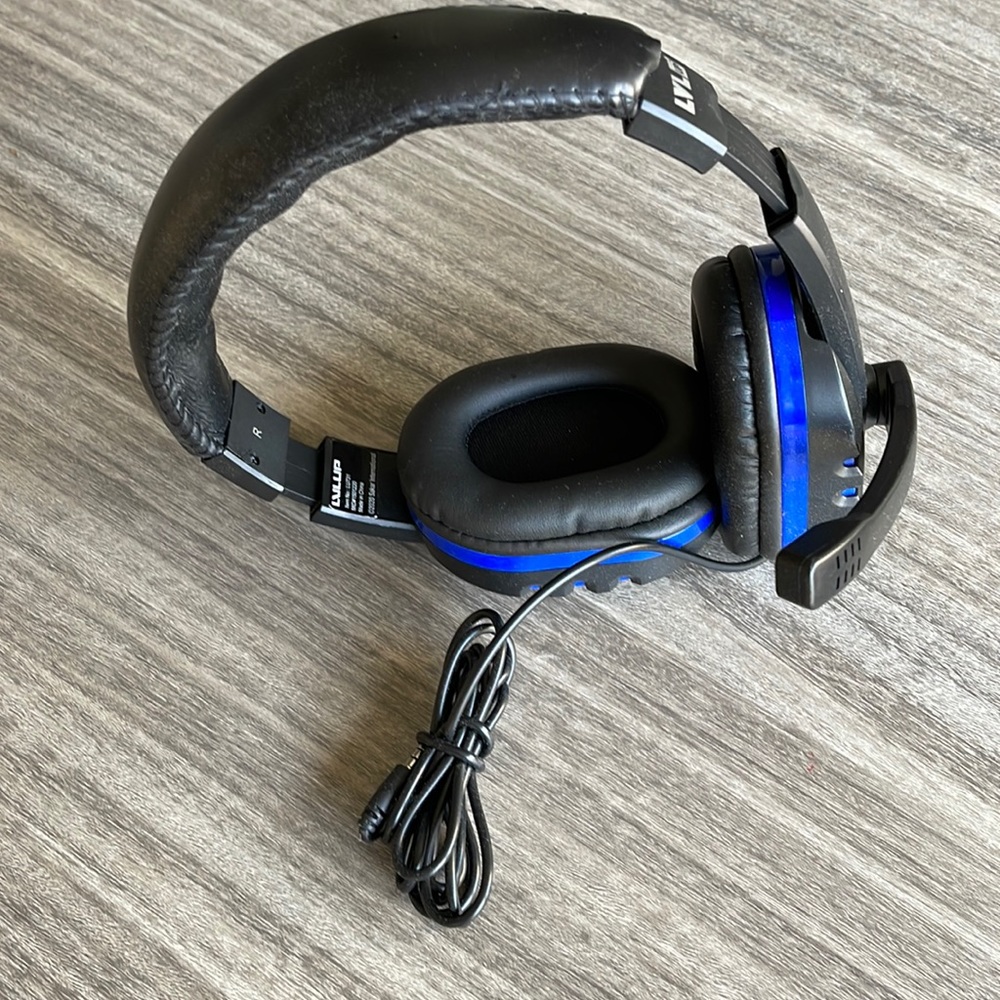 3.2 out of 5 stars  
LVLUP Lu731-blu Artillery Gaming Headset (Blue), Standards